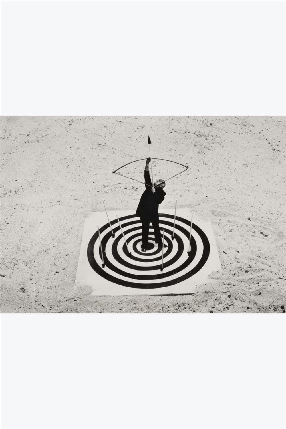 Gilbert Garcin comparable auction result: gilbert garcin 1929 2020 le c ur de la cible 1998