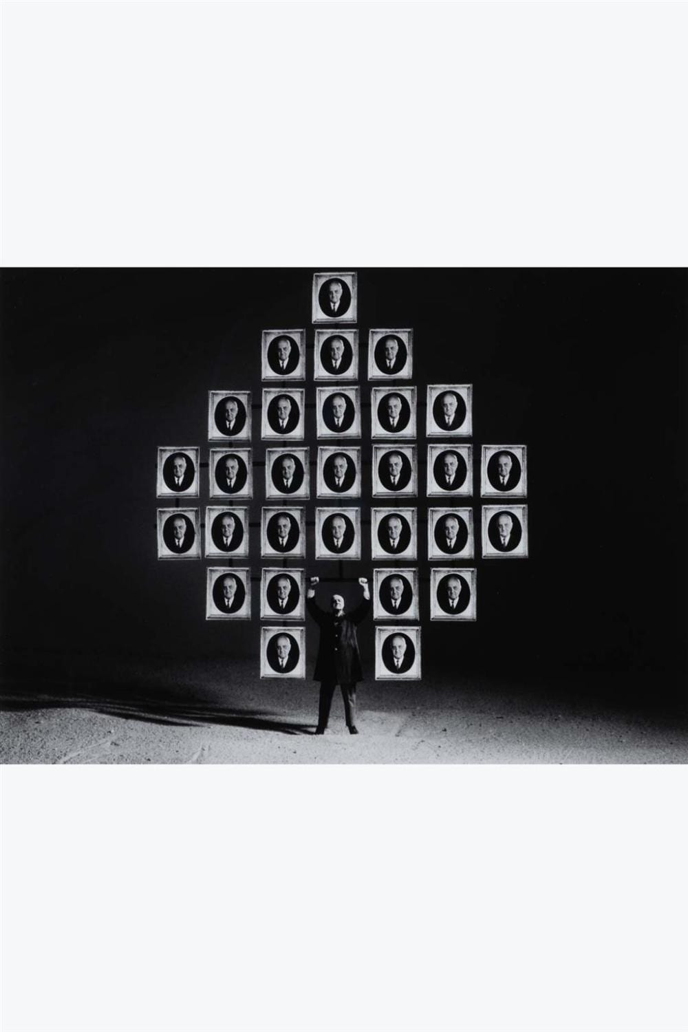 Gilbert Garcin comparable auction result: gilbert garcin 1929 2020 le paon 1997