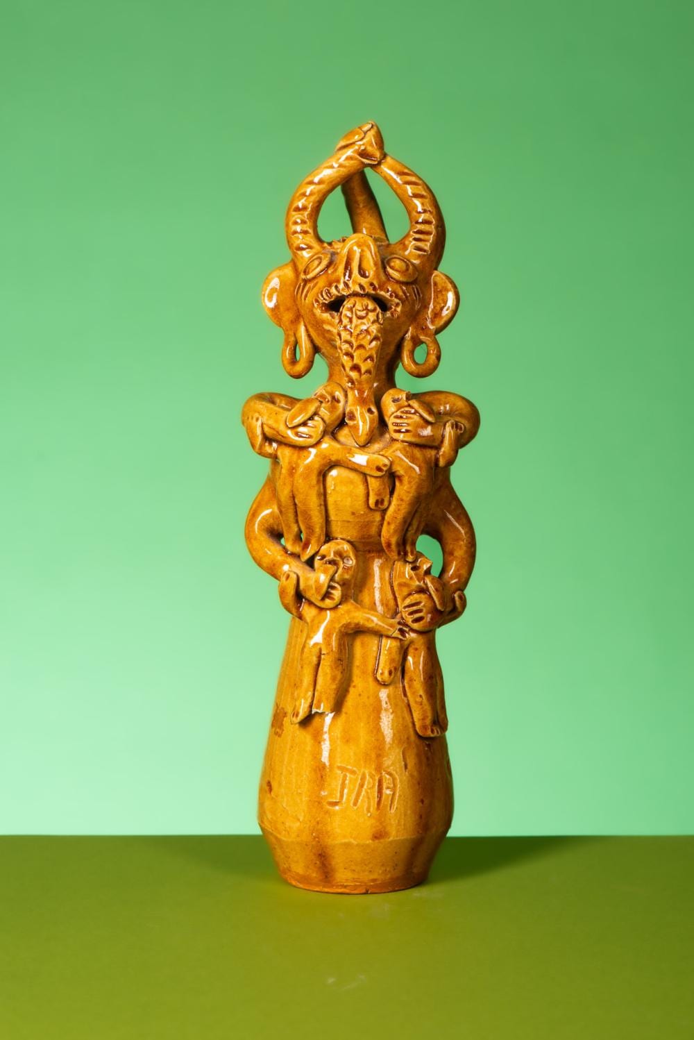 julia ramalho 1946 figura de diabo escultura em barro vidrado alt aprox 28 5 cm · Palácio do Correio Velho · 2025-03-17 Julia Ramalho comparable auction result: julia ramalho 1946 figura de diabo escultura em barro vidrado alt aprox 28 5 cm