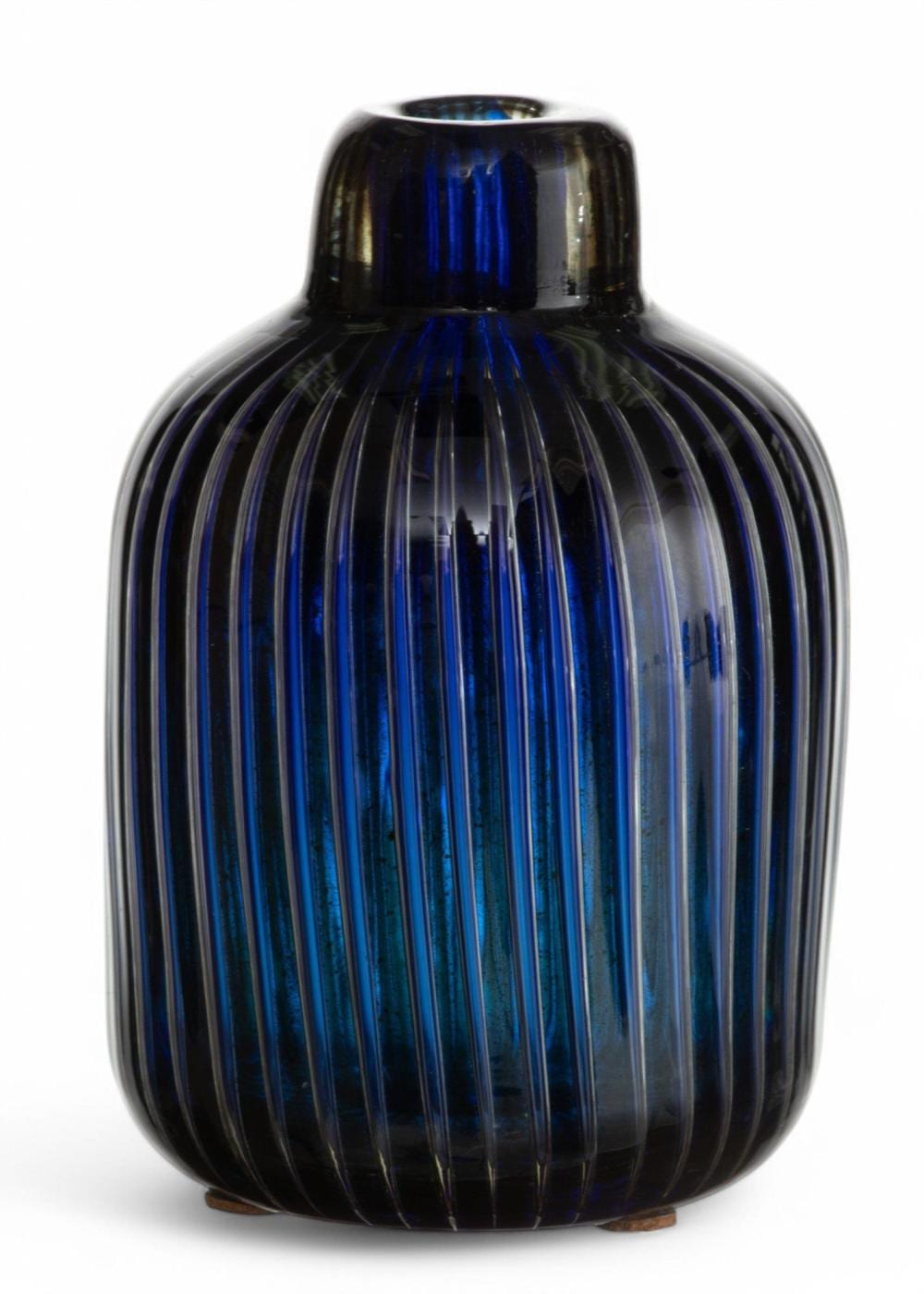 Edvin Öhrström comparable auction result: edvin hrstr m swedish 1906 1994 for orrefors swedish ariel glass bud vase ca 1950 h 3 5 dia 2 3