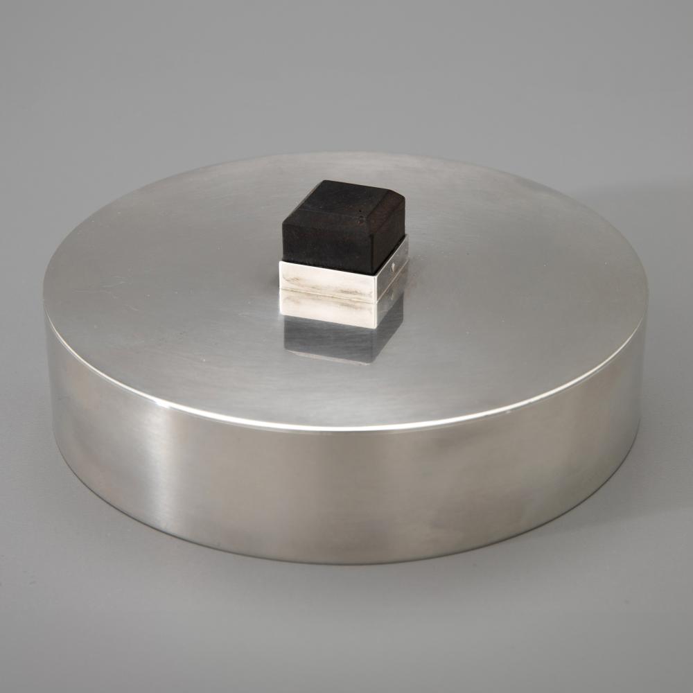 wiwen nilsson round box · Kunst und Design Auktionshaus Schops Turowski · 2025-05-10 Wiwen Nilsson comparable auction result: wiwen nilsson round box