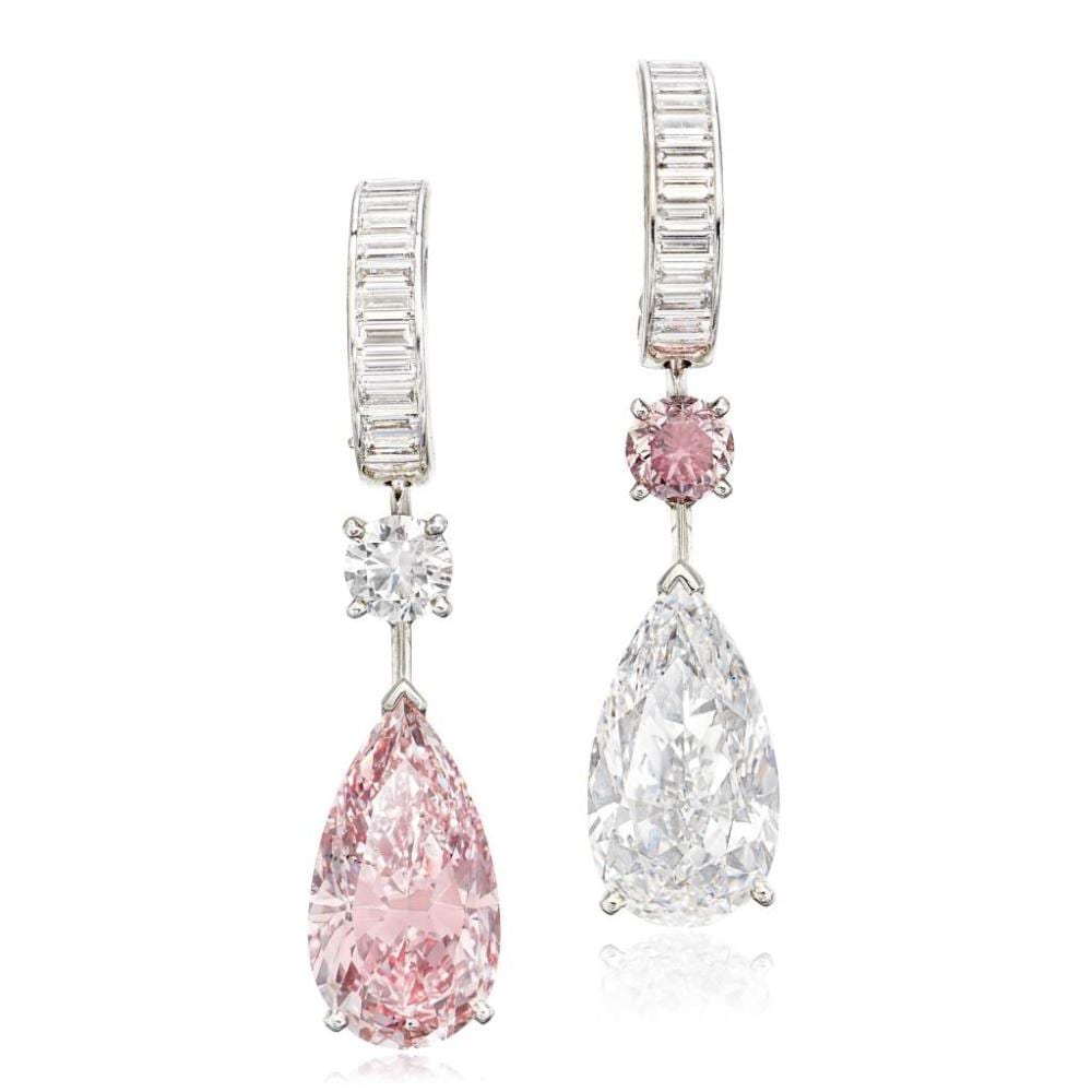 Highly Important 'Écho' Pair of Fancy Intense Pink Diamond and Diamond Pendent Earrings | 卡地亞 | 6.32克拉 濃彩粉紅色鑽石 配 6.03克拉 梨形 D色 內部無瑕 Type IIa 鑽石 耳環一對 comparable sale