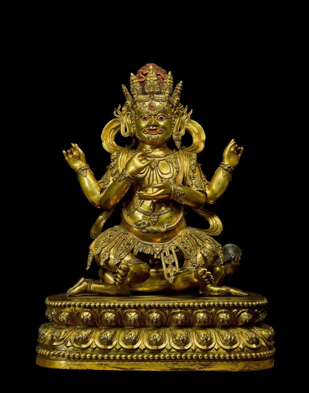 A monumental gilt-bronze figure of Chaturbhuja Mahakala, Mark and Period of Xuande |明宣德 鎏金銅四臂大黑天像 《大明宣德年施 》款 comparable sale