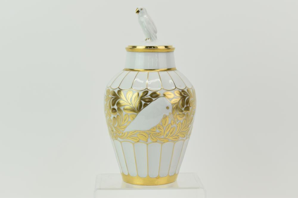 Fritz Klee comparable auction result: fritz klee for hutschenreuther lidded parrot vase