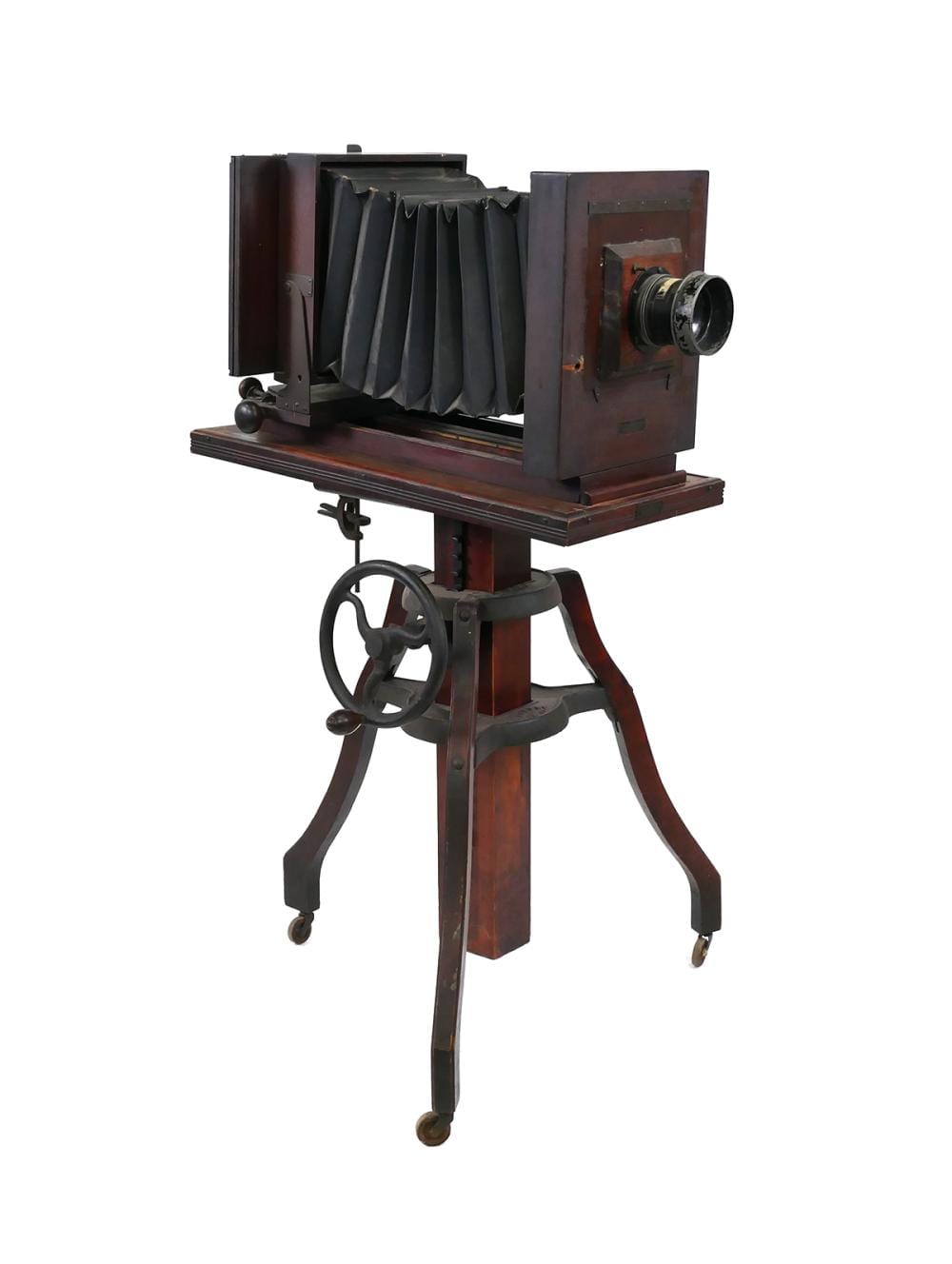 Antique 4A Eastman Kodak Century Studio Camera sold by Blackwell Auctions LLC, lot 171 — auction record photograph