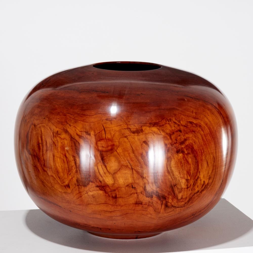Edward Moulthrop comparable auction result: edward moulthrop large turned wood vessel 1990