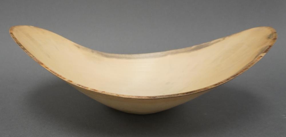 Frederick Williamson comparable auction result: frederick williamson american 20th century holly wood sculptured center bowl w 16 1 2 in