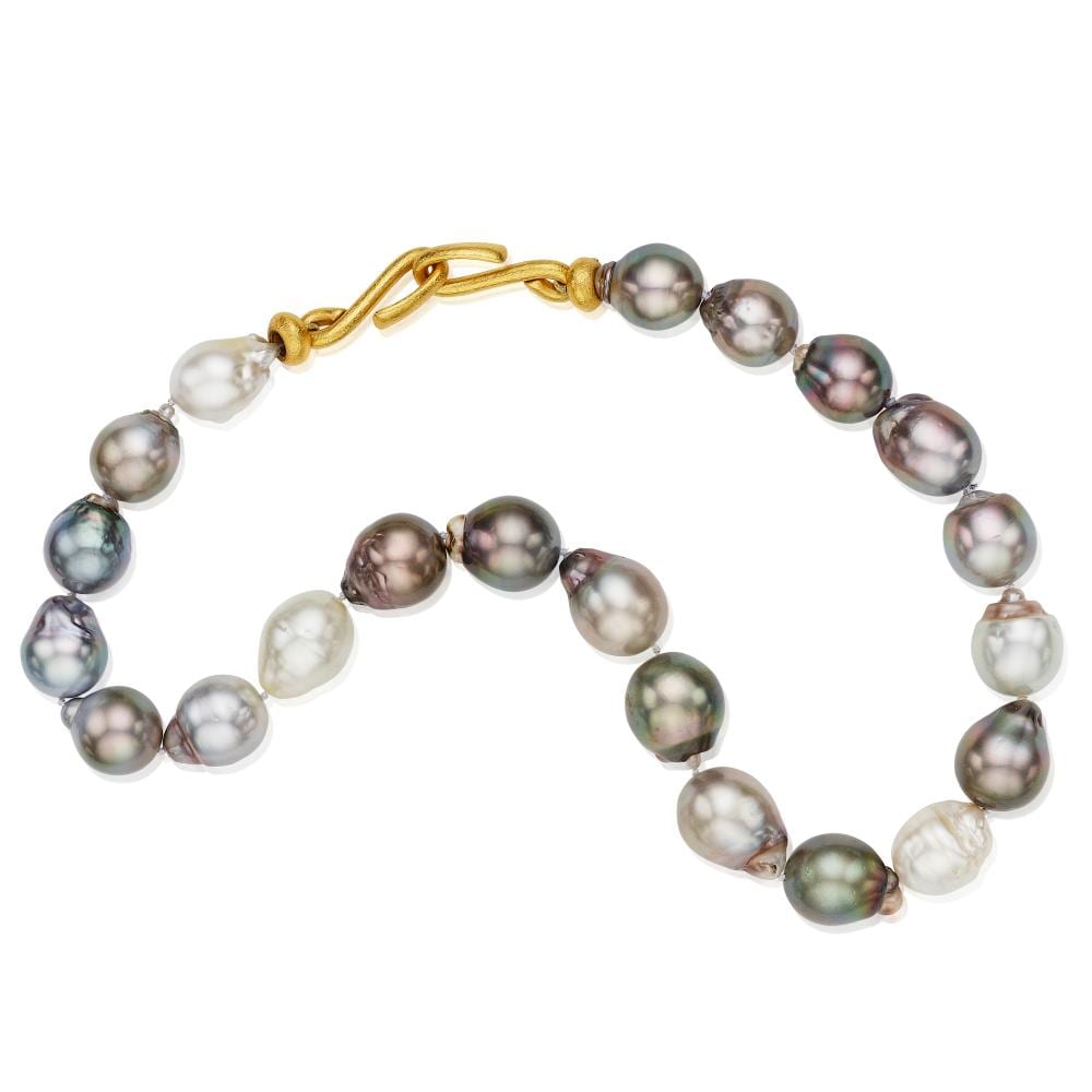 Linda Lee comparable auction result: linda lee johnson an 18k gold and cultured pearl necklace