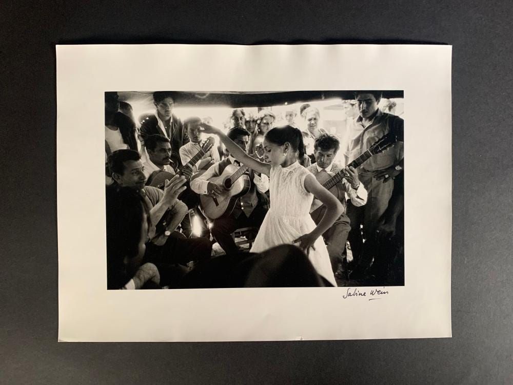 Sabine Weiss comparable auction result: sabine weiss 1924 2021 la petite gitane et manitas de plata aux saintes maries de la mer 1960