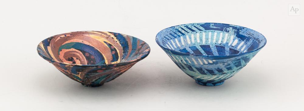 Carolyn Genders comparable auction result: carolyn genders born 1957 two small slip decorated earthenware bowls incised signatures largest diameter 14cm 2