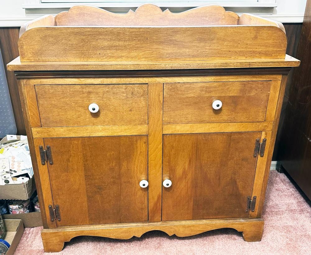 NO SHIPPING: FURNITURE: Contemporary reproduction dry sink cupboard – a solid maple dry sink, two doors, to drawers with white porcelain insulator pulls and a dry sink top – (35 ½”w. x 35”t. x 21”d.) sold by Roan Inc. Auctioneers & Appraisers, lot 280 — auction record photograph
