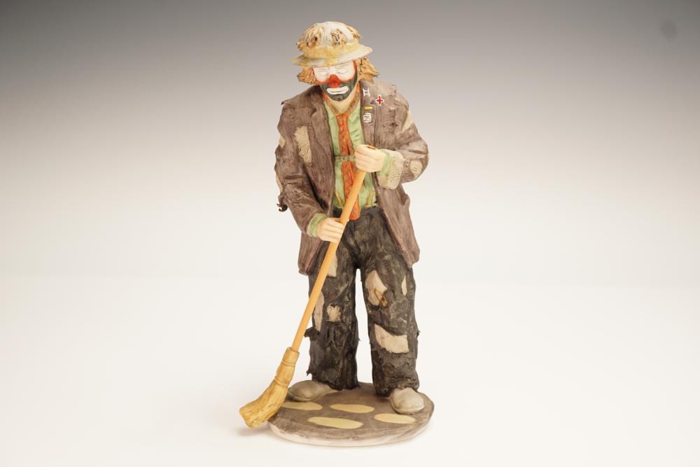 Flambro Emmett Kelly Jr. Figurine, Street Sweeper Limited Edition sold by Lion and Unicorn, lot 93 — auction record photograph