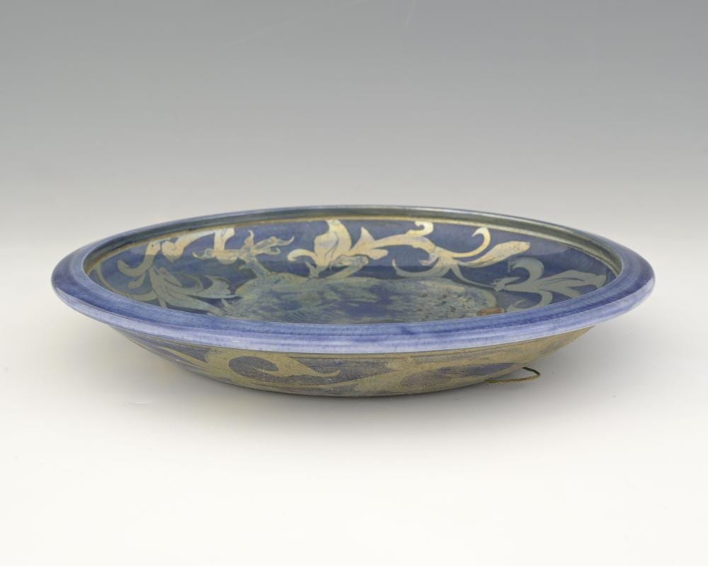 jonathan chiswell jones a studio potter · Kinghams Auctioneers · 2025-07-24 Jonathan Chiswell Jones comparable auction result: jonathan chiswell jones a studio potter