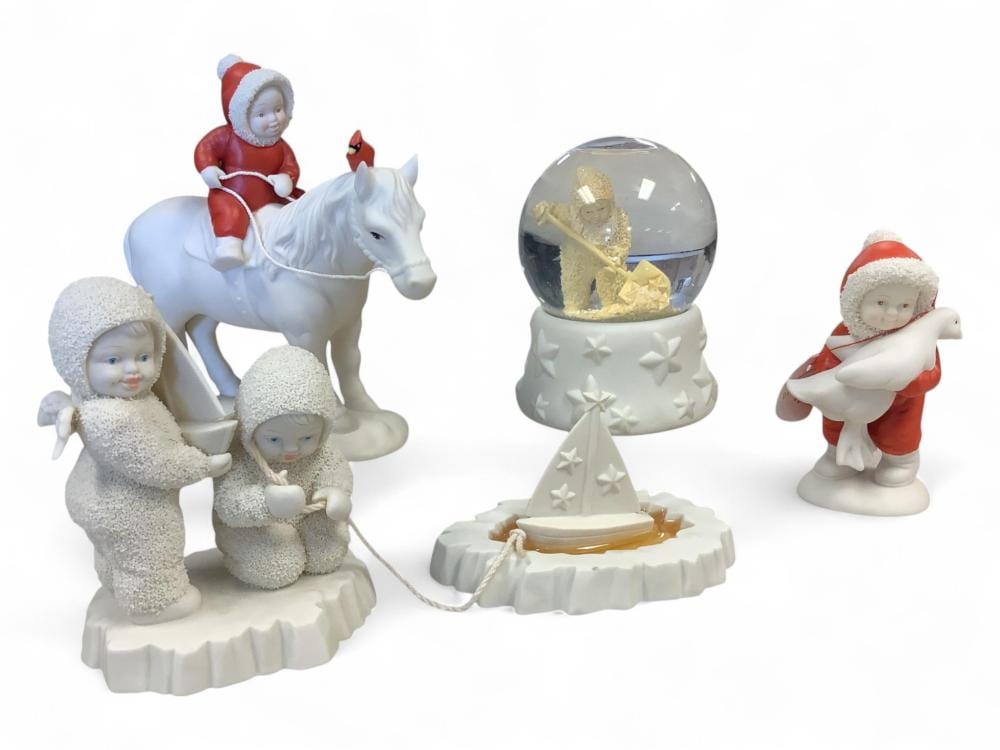 Department 56 Snowbabies Musical Globe and Figurines** sold by Apple Tree Auction Center, lot 1235 — auction record photograph
