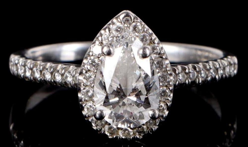 James (1941) Allen comparable auction result: james allen 1ct pear shaped ladies wedding set gia