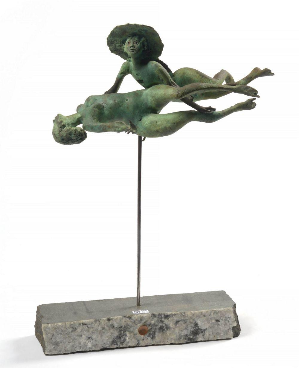 René Julien comparable auction result: deux corps dans les airs en bronze sur un socle en pierre bleue portant
