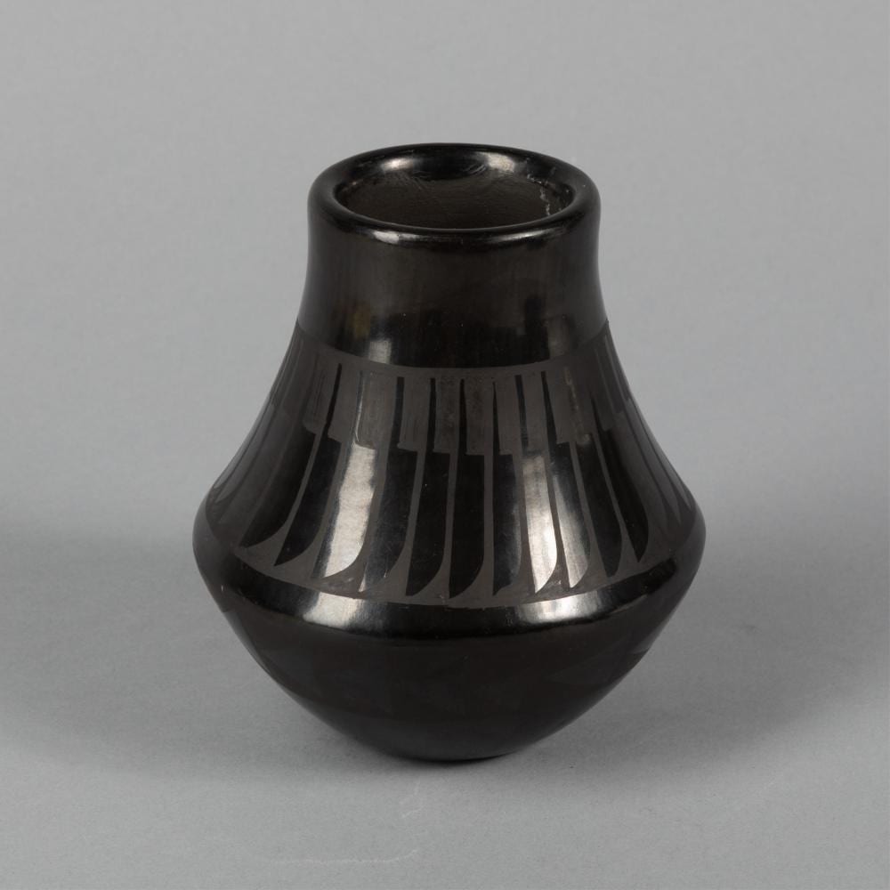 Carmelita Dunlap comparable auction result: carmelita dunlap blackware feather pot