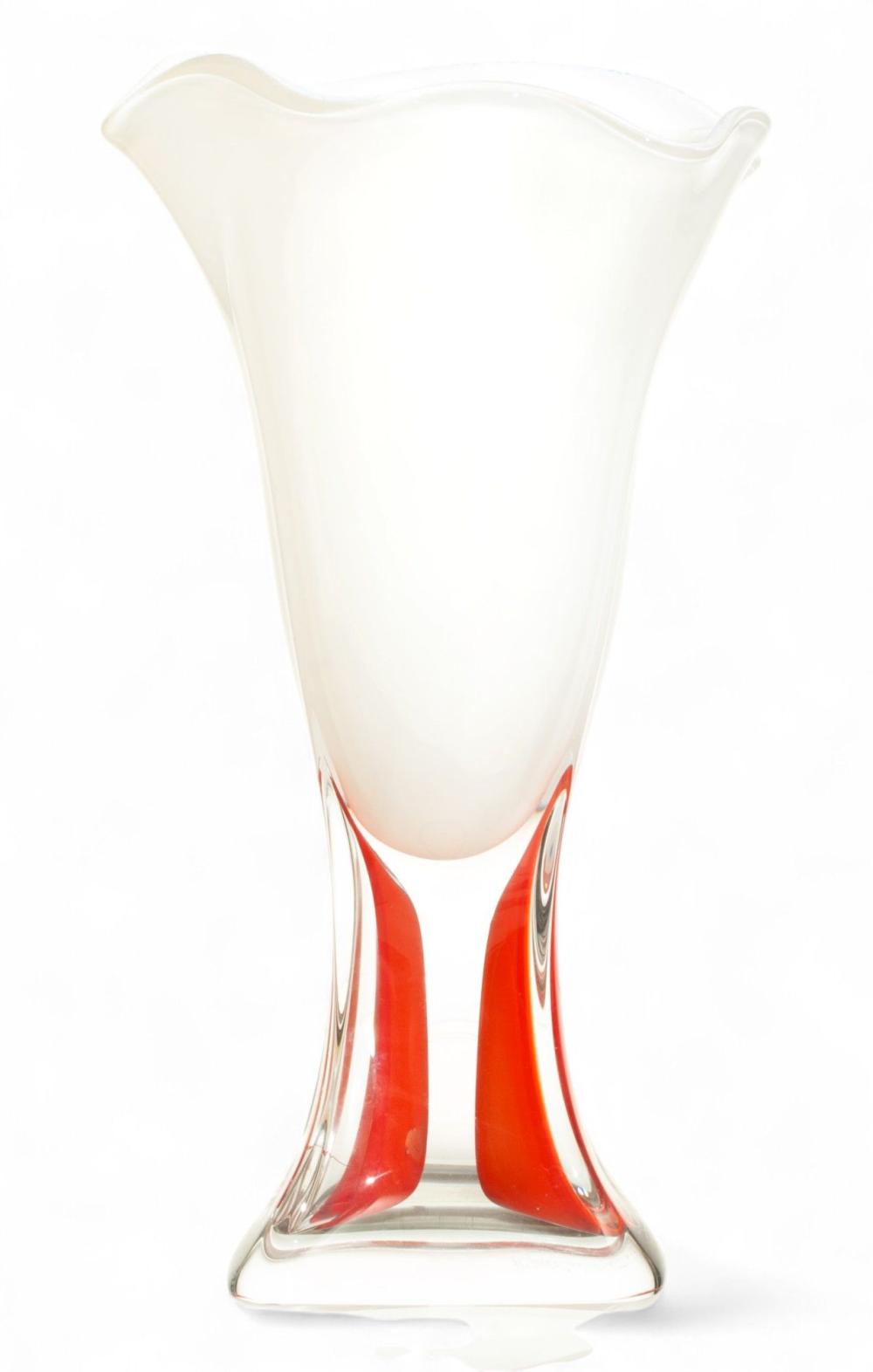 Adam Jablonski comparable auction result: adam jablonski polish b 1936 art glass vase h 13 75 w 7 25 depth 6 25 1 pc
