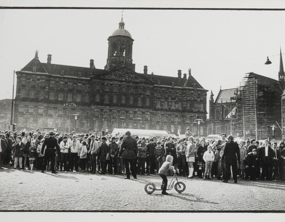 Koen Wessing comparable auction result: koen wessing dutch 1942 2011 de dam amsterdam