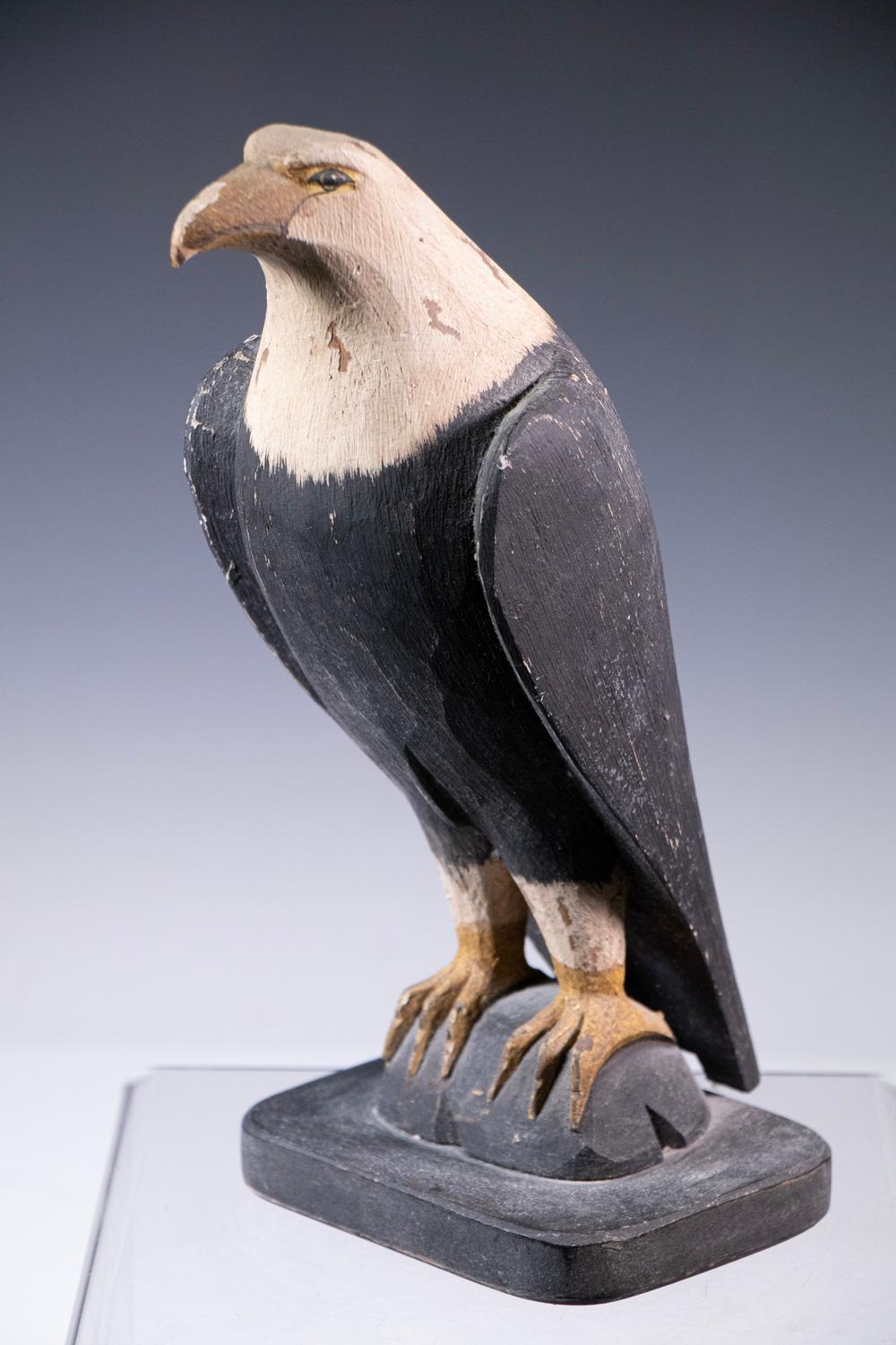 MAINE FOLK ART BIRD CARVING sold by Thomaston Place Auction Galleries, lot 7356 — auction record photograph