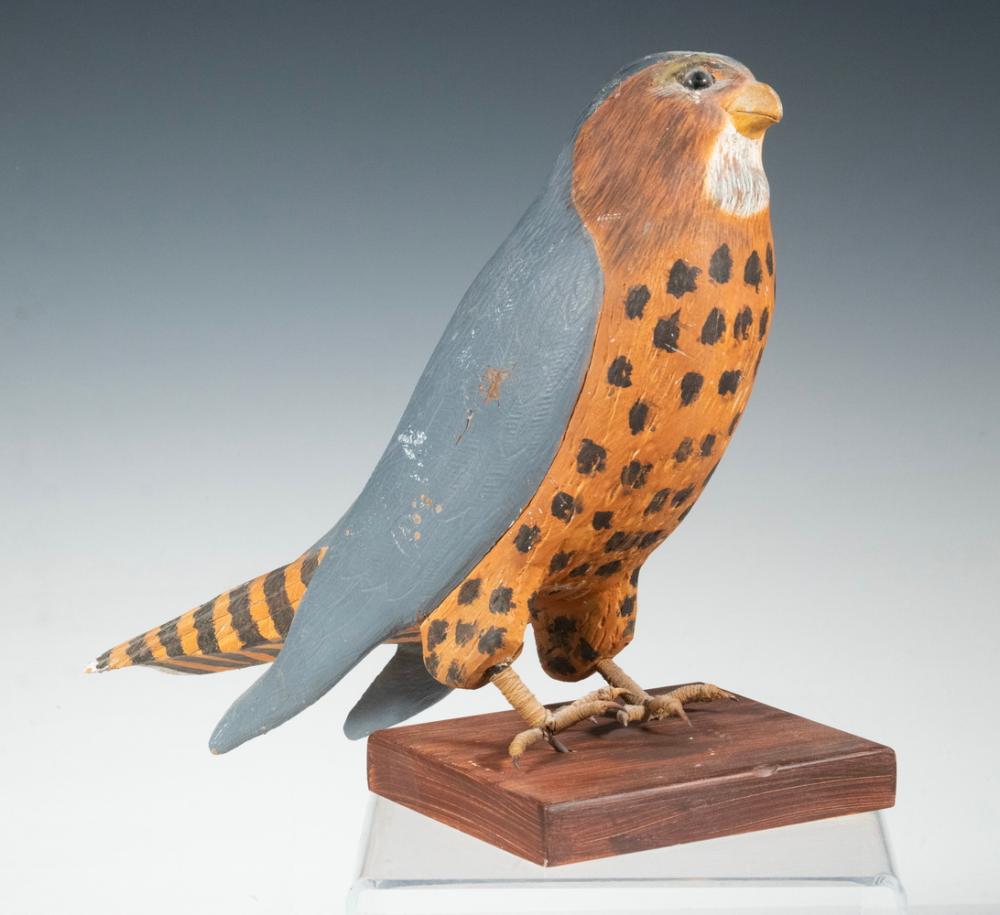 NORTHEAST FOLK ART BIRD CARVING sold by Thomaston Place Auction Galleries, lot 7428 — auction record photograph