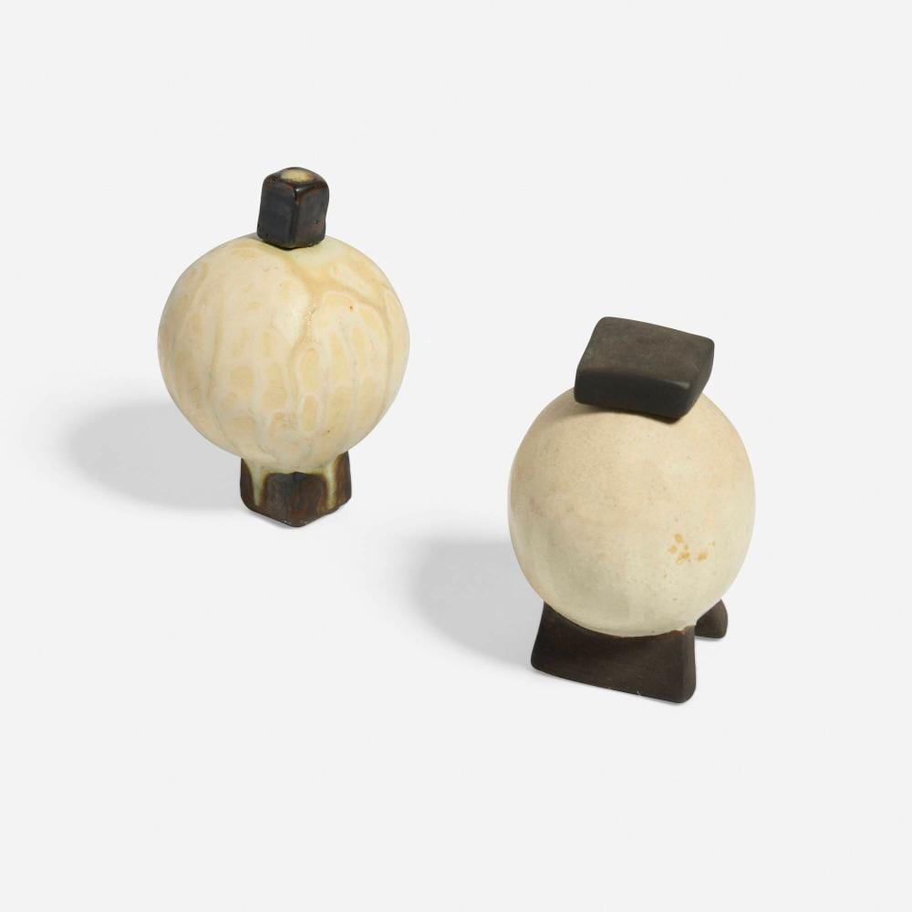 leza mcvey decanters with stoppers set of two · Wright · 2025-10-07 Leza S. McVey comparable auction result: leza mcvey decanters with stoppers set of two
