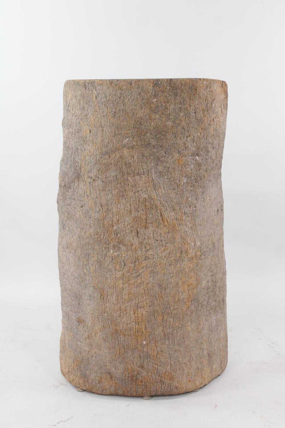 Large Primitive Carved Wood Sculpture sold by Public Sale Auction House, lot 280 — auction record photograph