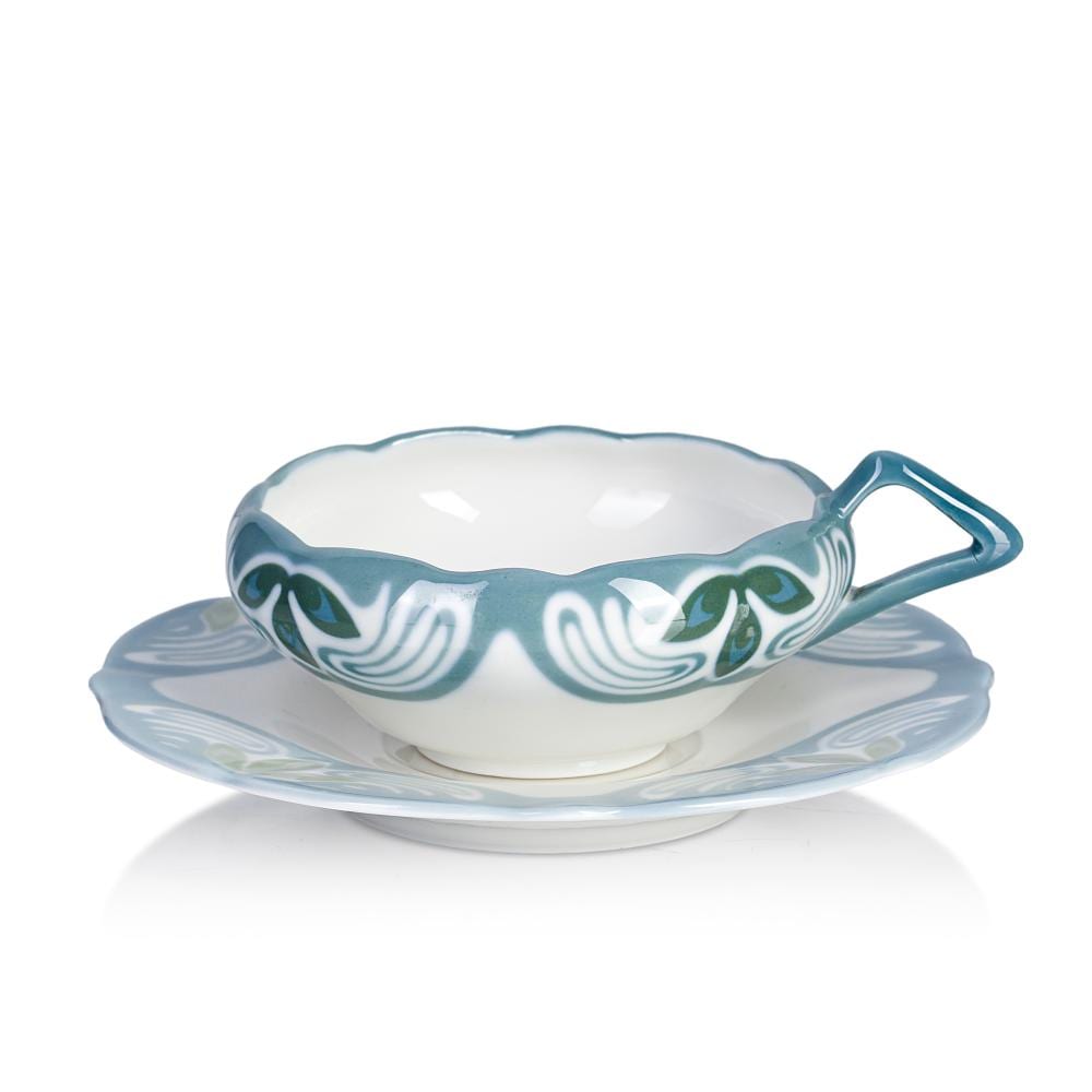 Theodor Grust comparable auction result: tasse und untertasse aus dem d jeuner kleeblattmuster theodor grust f r meissen 1902