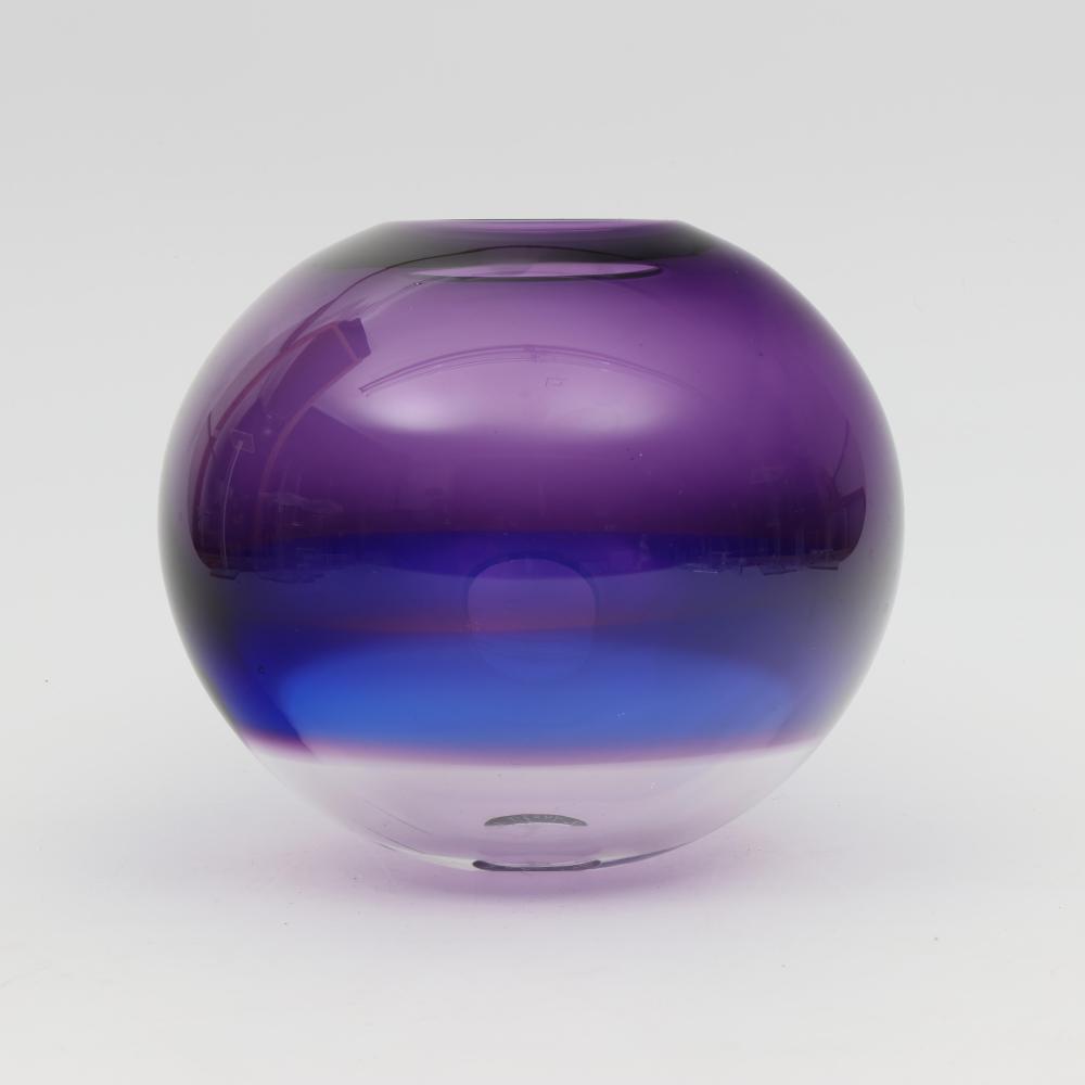 Floris Meydam comparable auction result: floris meydam 1919 2011 dikwandige paars blauw glazen vaas 1972