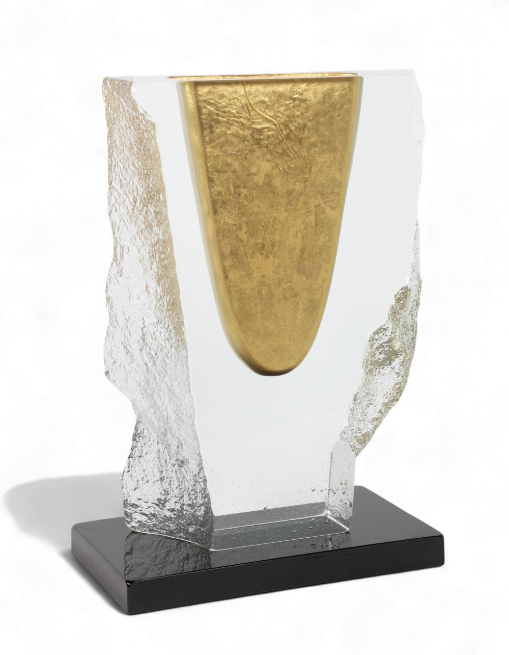 john conard lewis american b 1942 vessel glass overall 20 3 4 x 14 x 7 3 4in 53 x 36 x 19 5cm · Andrew Jones Auctions · 2025-10-24 John Conard Lewis comparable auction result: john conard lewis american b 1942 vessel glass overall 20 3 4 x 14 x 7 3 4in 53 x 36 x 19 5cm