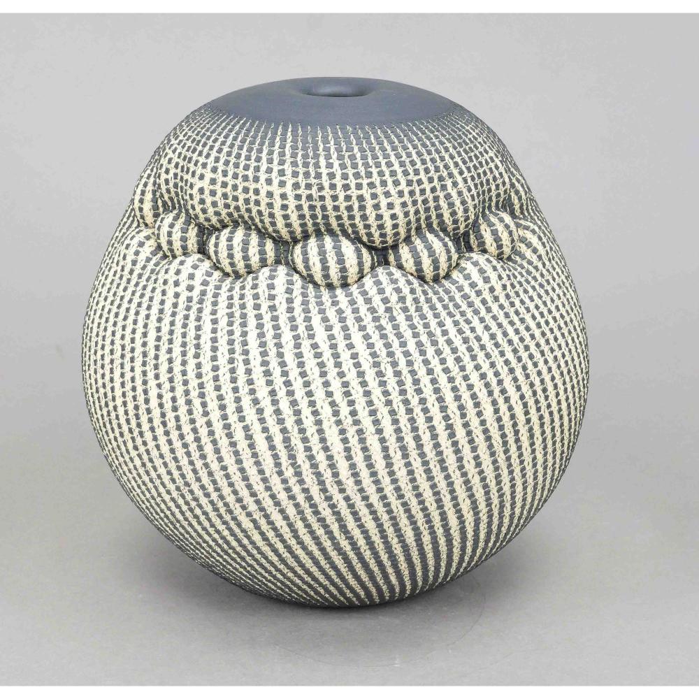 Alfred Drury comparable auction result: artist vase circa 2000 designed by e