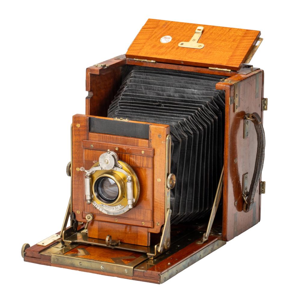 sanderson england sanderson tropical field camera · OstLicht Auctions · 2025-11-21 Sandra Leveson comparable auction result: sanderson england sanderson tropical field camera