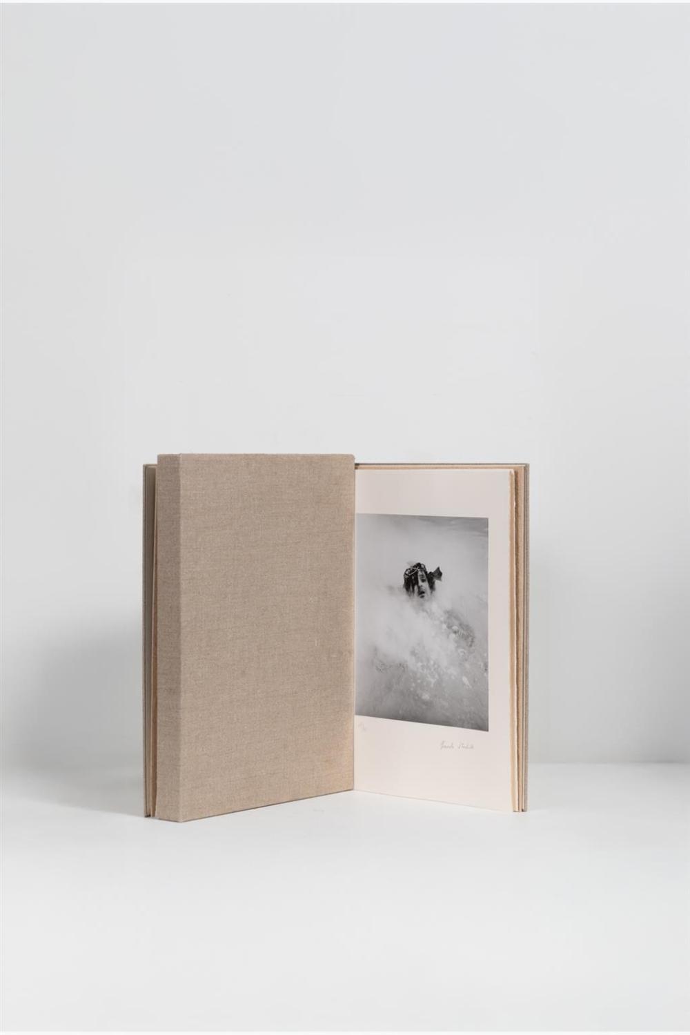 Graciela Iturbide comparable auction result: graciela iturbide 1942 bat k