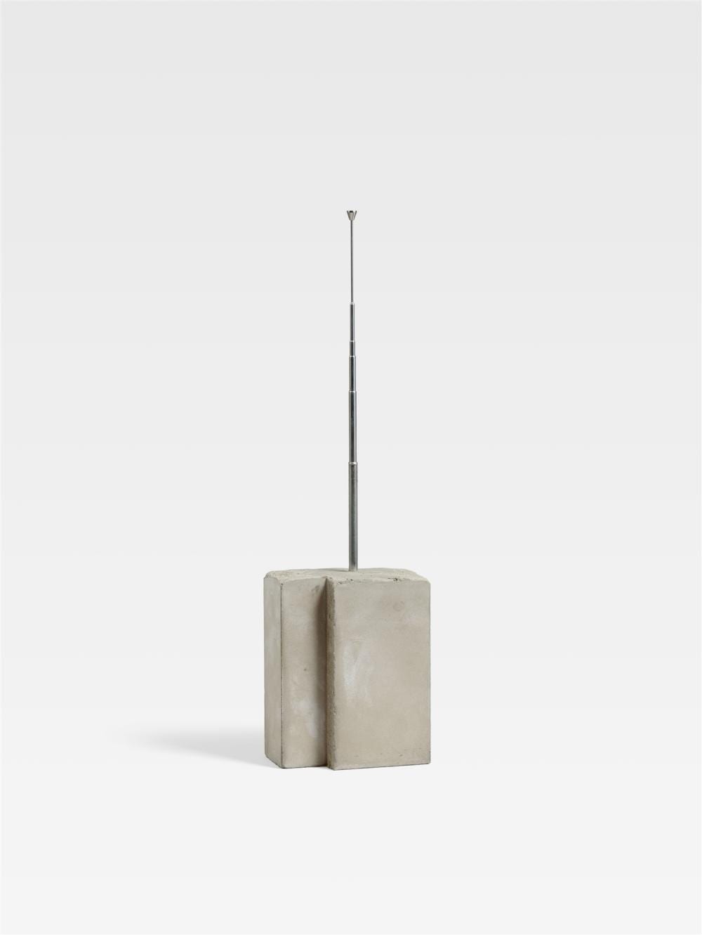 Isa Genzken comparable auction result: isa genzken weltempf nger 1992