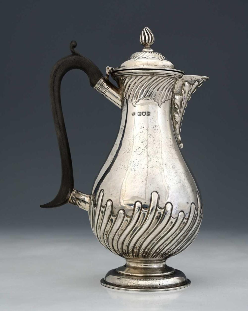 Bill Ambagtsheer comparable auction result: an edwardian silver hot water jug by wi