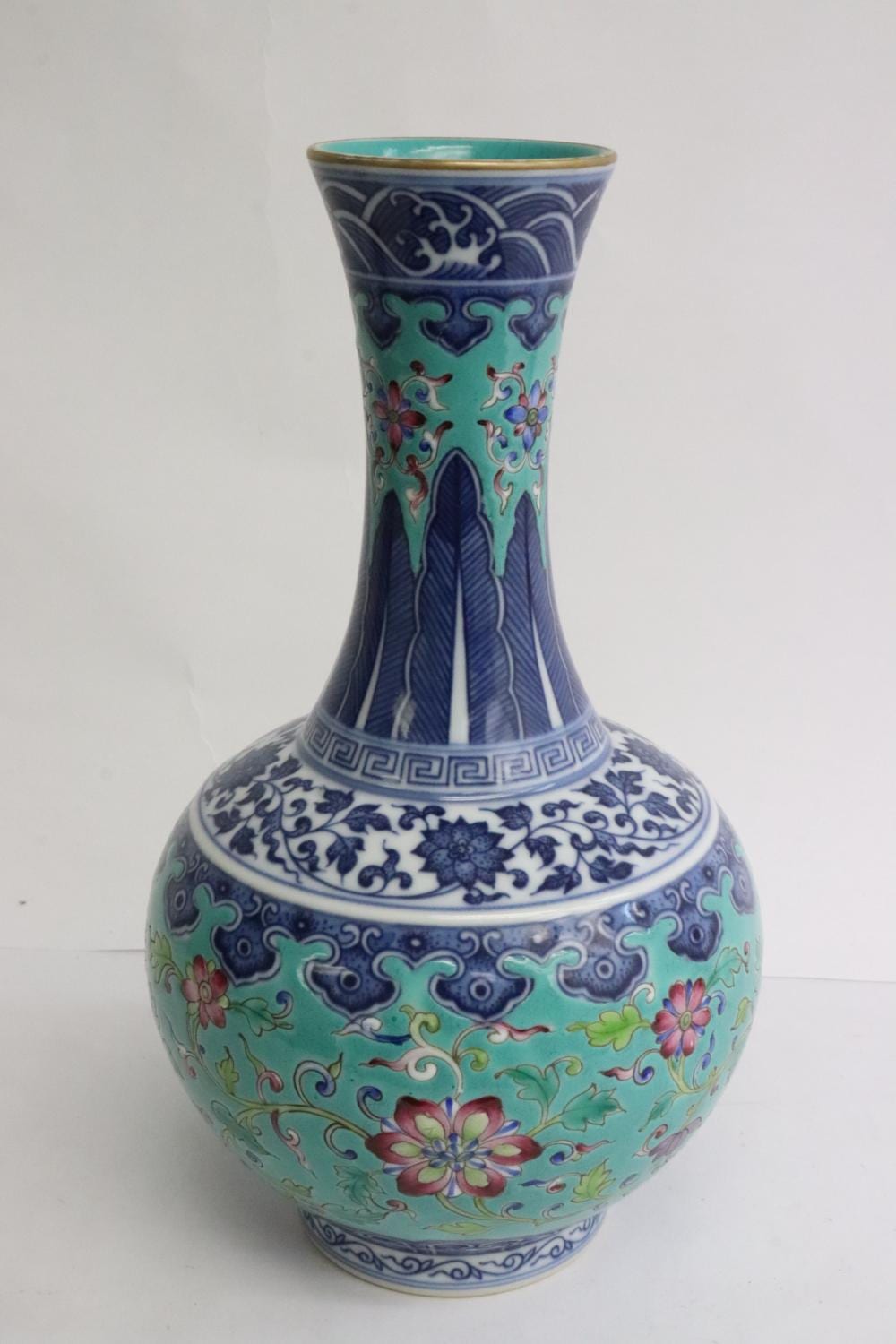 Fine Chinese famille rose porcelain vase sold by International Auction Gallery, lot 288 — auction record photograph