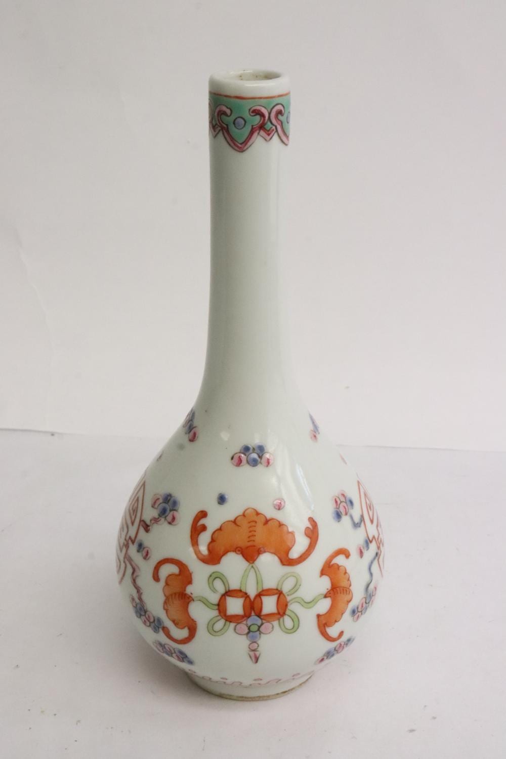 Fine Chinese famille rose porcelain vase sold by International Auction Gallery, lot 354 — auction record photograph