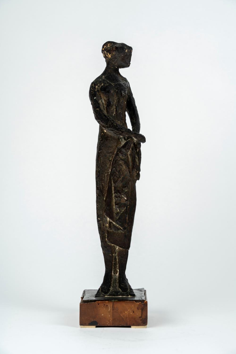 mario negri tirano 1916 milano 1987 donna che si tiene l abito 1953 54 · Finarte · 2025-12-03 Mario Negri comparable auction result: mario negri tirano 1916 milano 1987 donna che si tiene l abito 1953 54