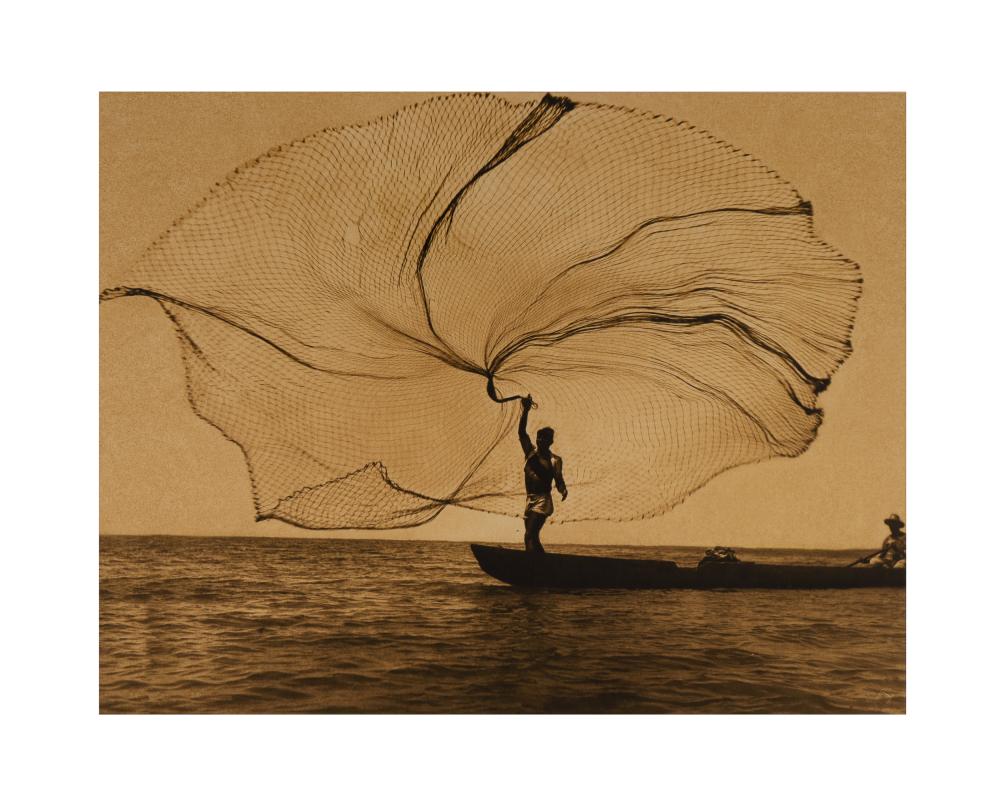 Leo Matíz (1917-1998) La red del original de 1939, 2025 Dorado sobre impresión Medidas: 37 x 48 cm Edición A/P de 30 comparable sale