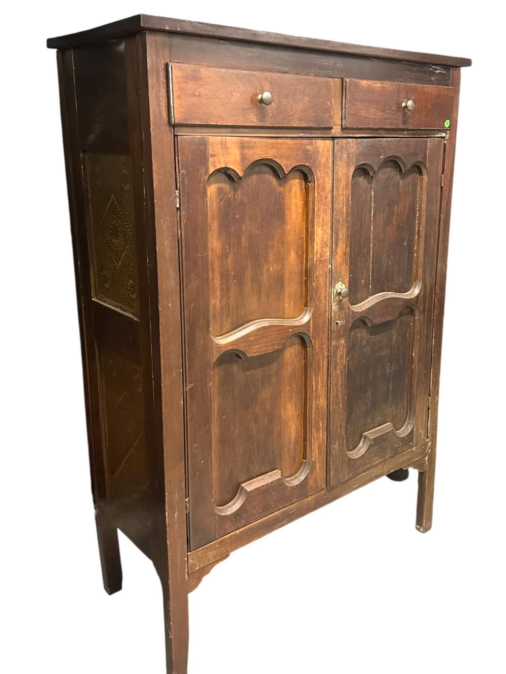 ANTIQUE PRIMITIVE WOODEN PIE SAFE sold by Charleston Estate Services Auctions & Appraisals, lot 137 — auction record photograph