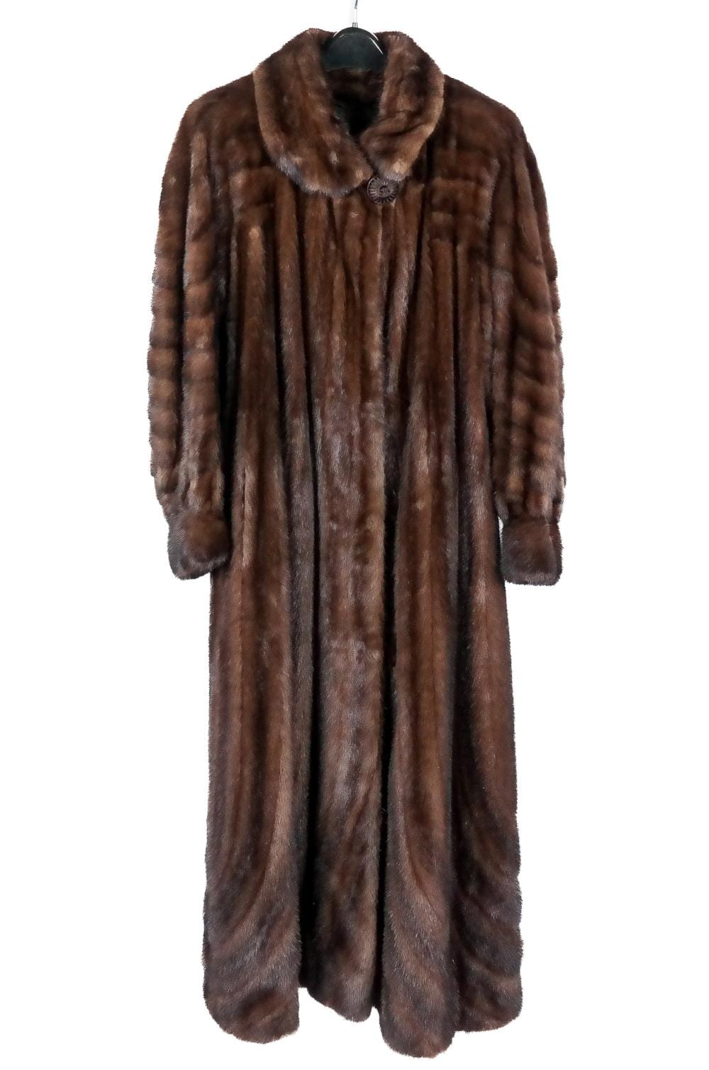 Mink Fur Coat sold by Roland Auctions NY, lot 356 — auction record photograph