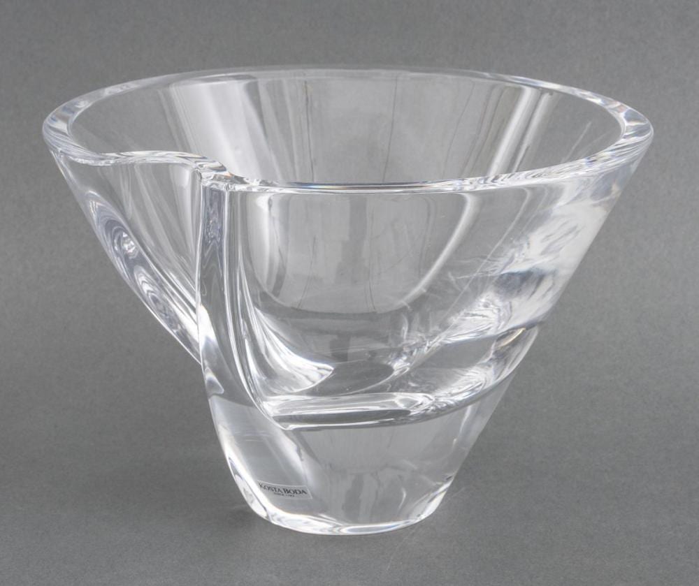 Goran Warff comparable auction result: goran warff for kosta boda glass fruit bowl