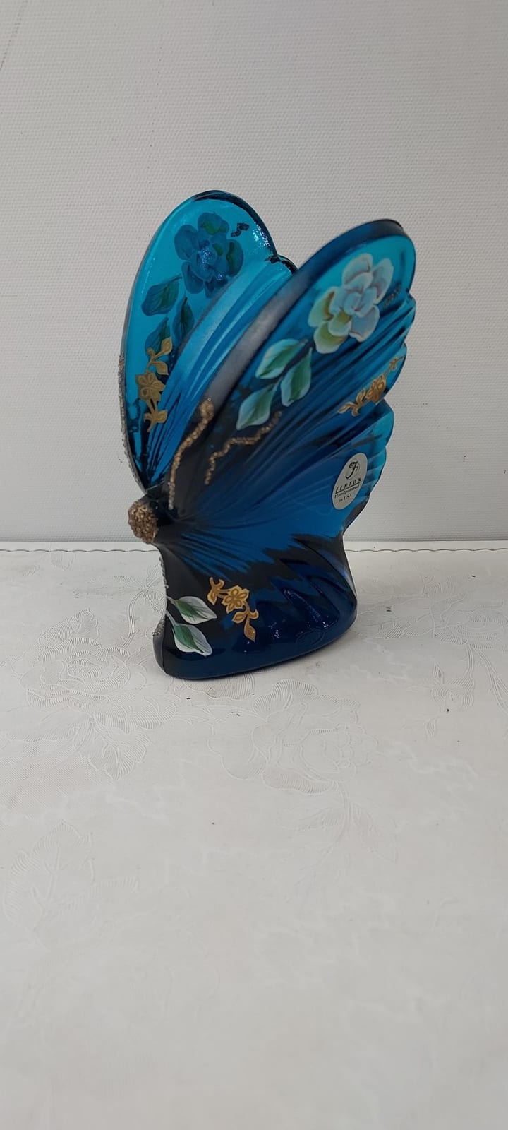 David (1796) Roberts comparable auction result: fenton art glass blue floral butterfly figurine hand painted by d roberts
