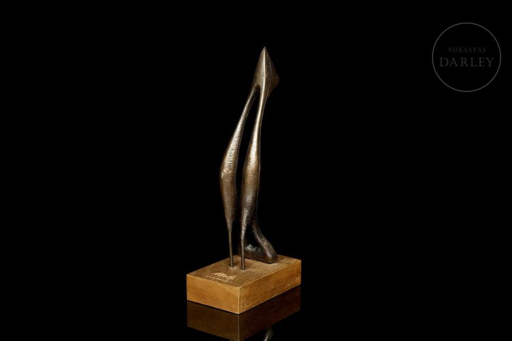 Alberto Sánchez Pérez comparable auction result: alberto s nchez 1895 1962 bird drinking water