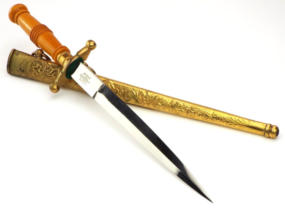 Auction comp thumbnail for Scarce Dutch Gilded Ceremonial Dagger Bakelite Grip (ZevAntiques, Lot 346)