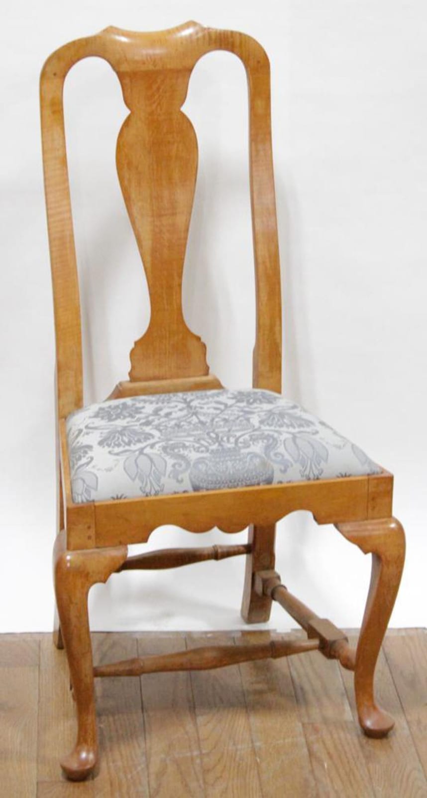 Eldred Wheeler comparable auction result: eldred wheeler queen anne style chair