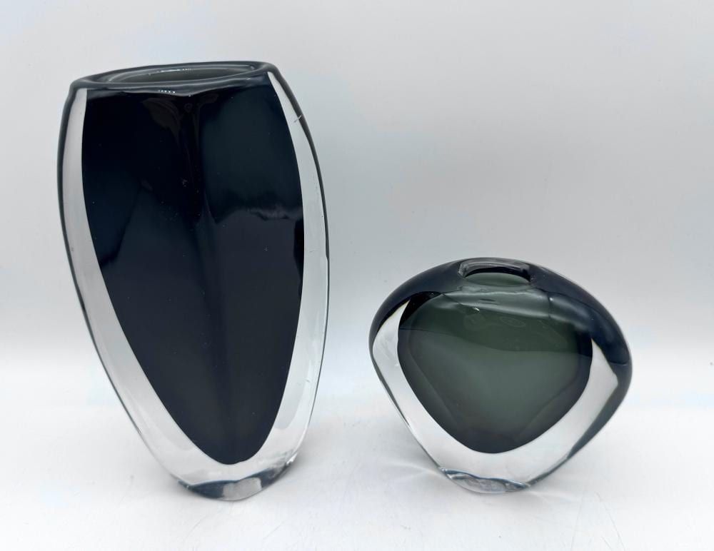 Nils Landberg comparable auction result: duo of nils landberg for orrefors dusk series sommerso vases