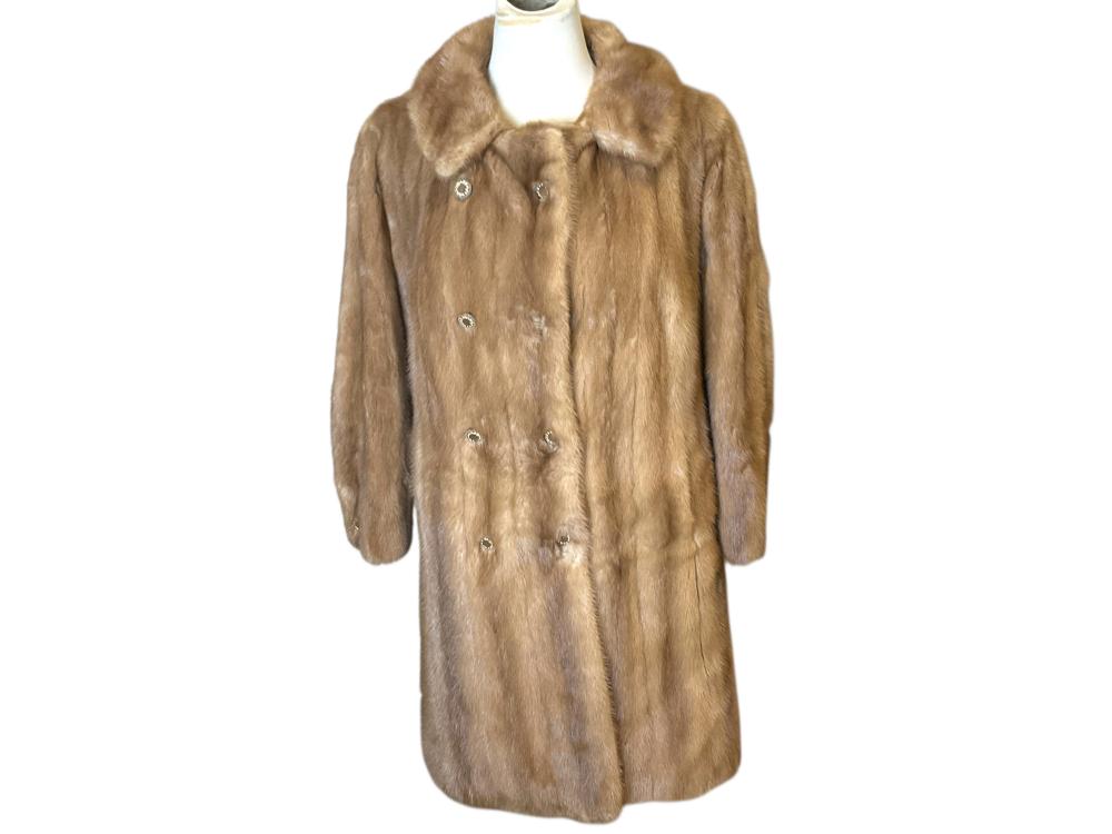 Vintage Mink Fur Coat sold by Apple Tree Auction Center, lot 4604 — auction record photograph