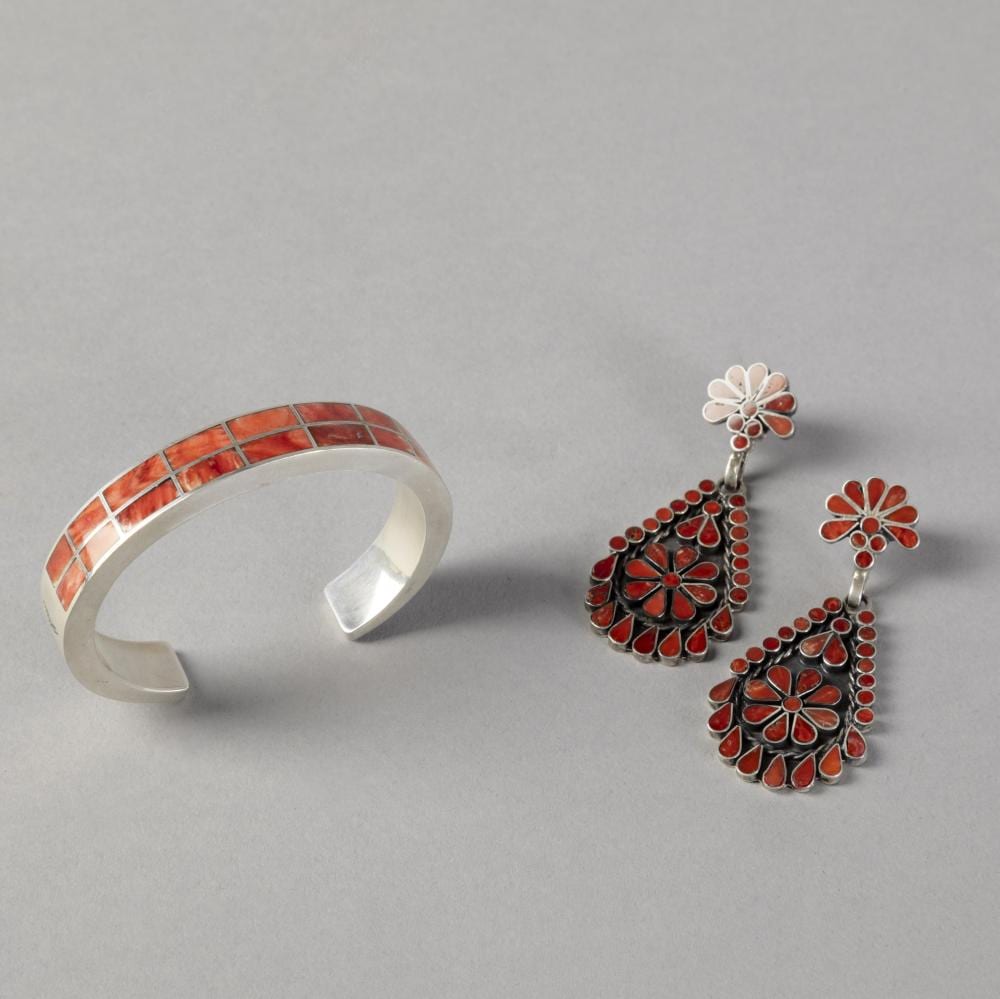 Federico Jimenez comparable auction result: federico jimenez spiny oyster jewelry set with cuff earrings