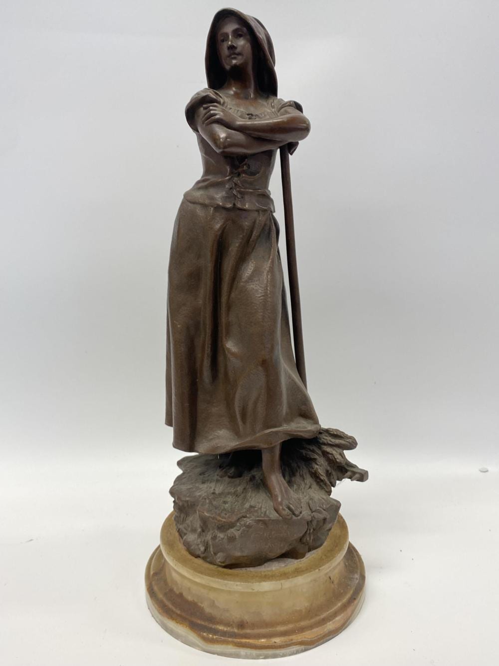 Henri Godet comparable auction result: henri godet 1863 1937 glaneuse bronze patine brune mention en creux salon des beaux arts ht 44cm marque l v bronze ht
